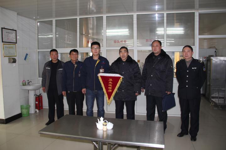 公司職工食堂被高新區(qū)評為“衛(wèi)生達標(biāo)單位”