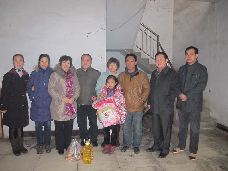 春節(jié)慰問送溫暖-黨政關(guān)懷暖人心-益和熱力公司開展“送溫暖、獻愛心”活動